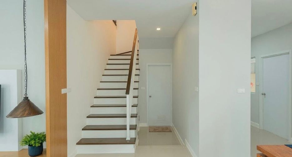 For rent 3 bedrooms house in Mueang Chiang Mai, Chiang Mai