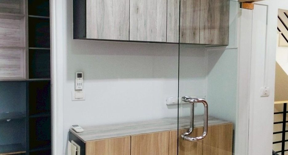 For sale 3 ベッドルーム townhouse in Bang Phli, Samut Prakan