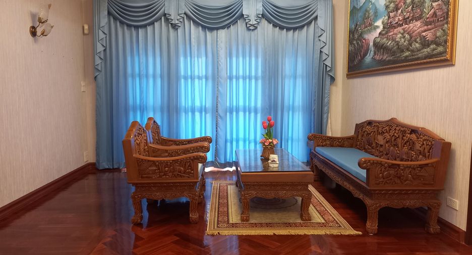For rent 6 bedrooms house in Hua Hin, Prachuap Khiri Khan