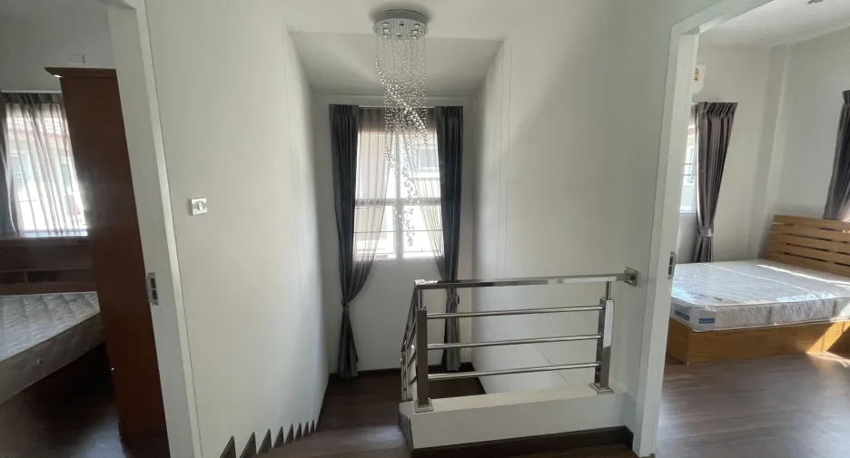 Haus zum Kauf mit 4 Zimmer in San Kamphaeng, Chiang Mai