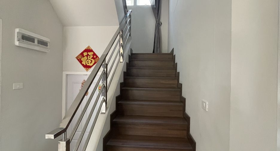 Haus zum Kauf mit 4 Zimmer in San Kamphaeng, Chiang Mai