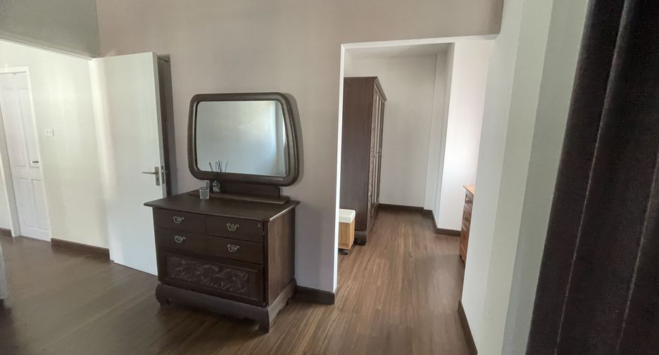 Haus zum Kauf mit 4 Zimmer in San Kamphaeng, Chiang Mai