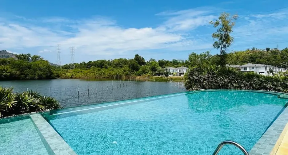 For sale and for rent 3 bedrooms townhouse in Mueang Phuket, Phuket