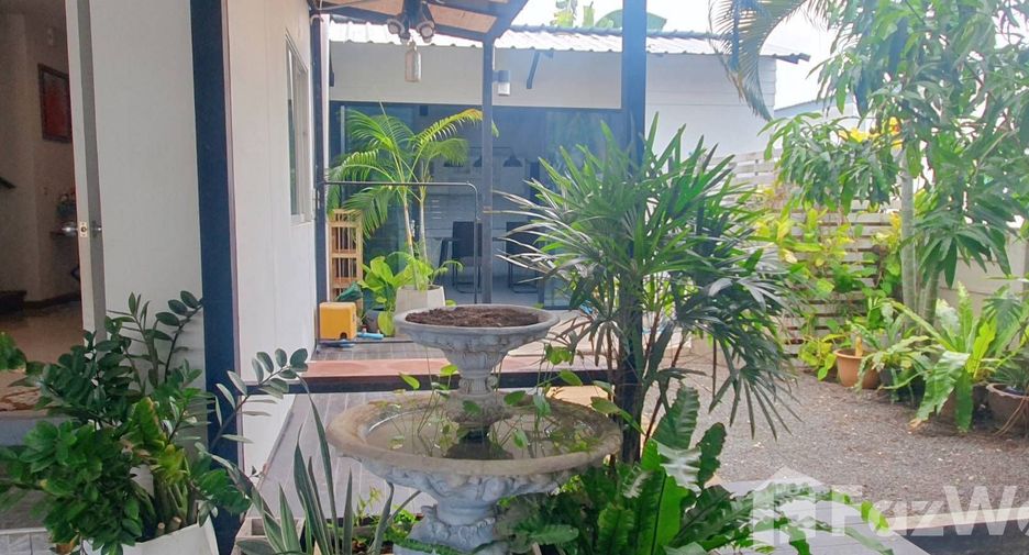 Casa adosada en venta y en alquiler de 3 habitaciones en Mueang Phuket, Phuket