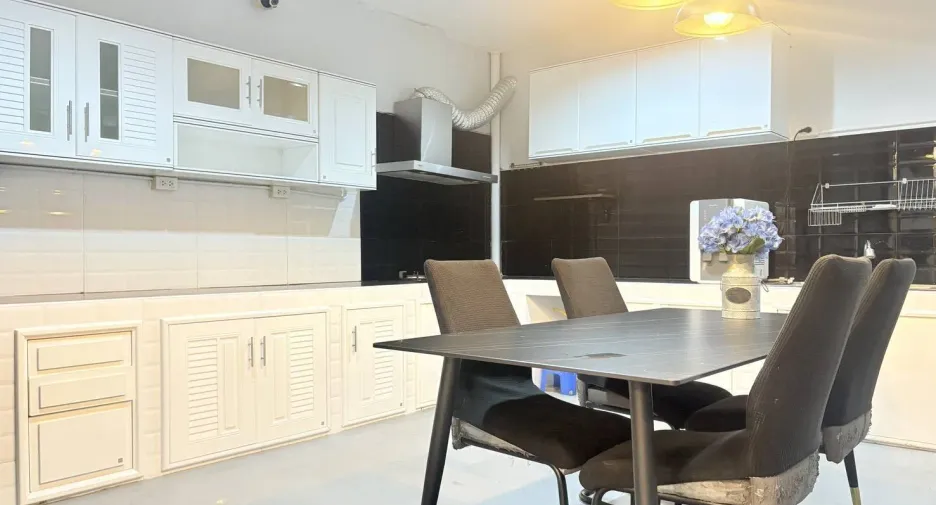 For sale and for rent 3 bedrooms townhouse in Mueang Phuket, Phuket