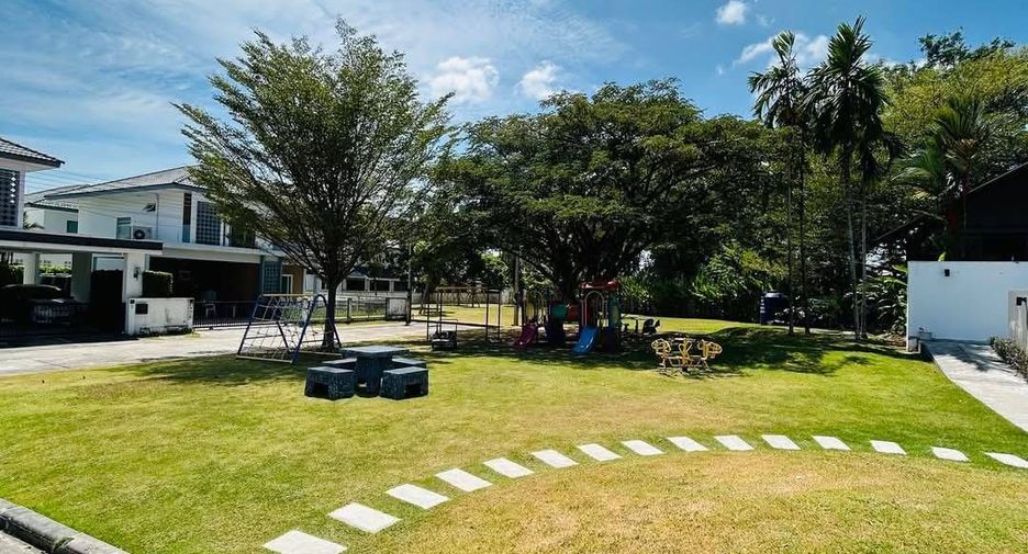 For sale and for rent 3 bedrooms townhouse in Mueang Phuket, Phuket