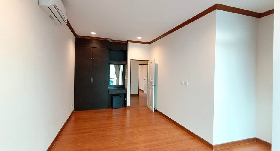 For sale 2 bedrooms townhouse in Hua Hin, Prachuap Khiri Khan