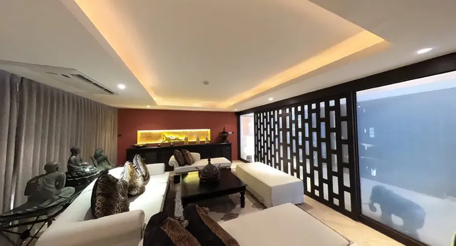 For sale 4 bedrooms condo in Khlong Toei, Bangkok