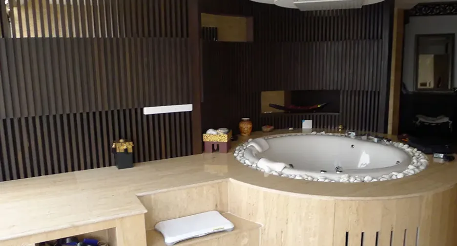 For sale 4 bedrooms condo in Khlong Toei, Bangkok