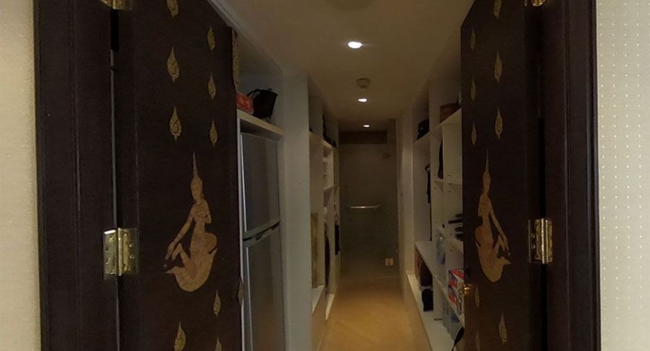 For sale 4 bedrooms condo in Khlong Toei, Bangkok