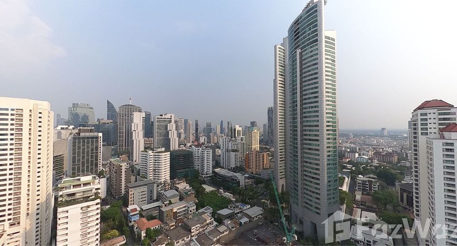 For sale 4 ベッドルーム condo in Khlong Toei, Bangkok