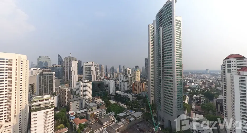 For sale 4 bedrooms condo in Khlong Toei, Bangkok