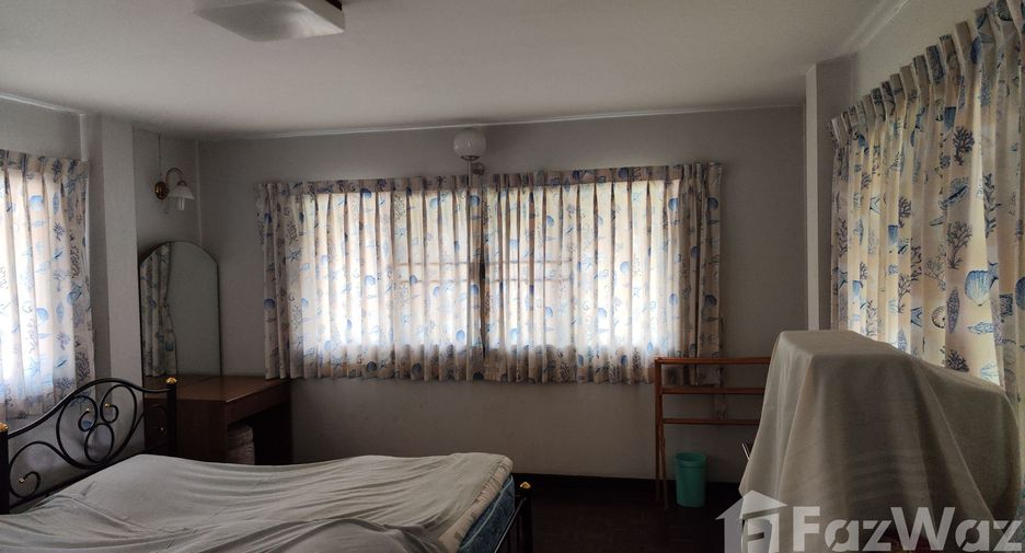 For sale 4 bedrooms house in Cha Am, Phetchaburi