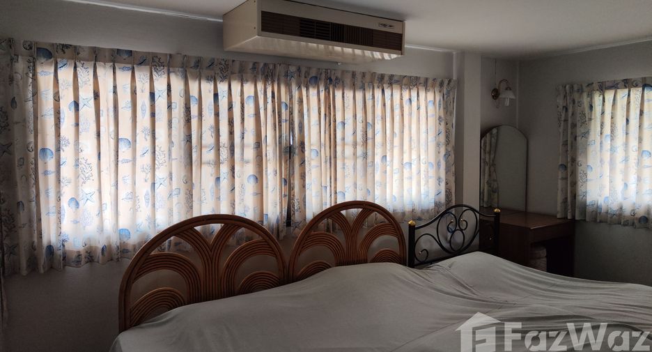 For sale 4 bedrooms house in Cha Am, Phetchaburi