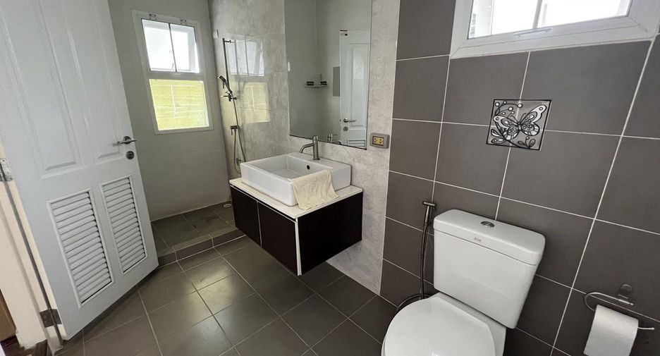 For sale 4 bedrooms house in Min Buri, Bangkok