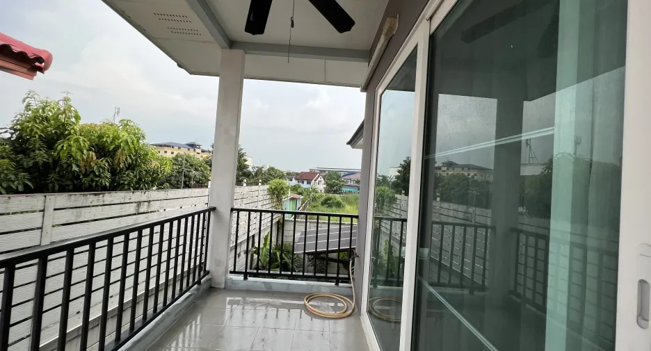 For sale 4 bedrooms house in Min Buri, Bangkok