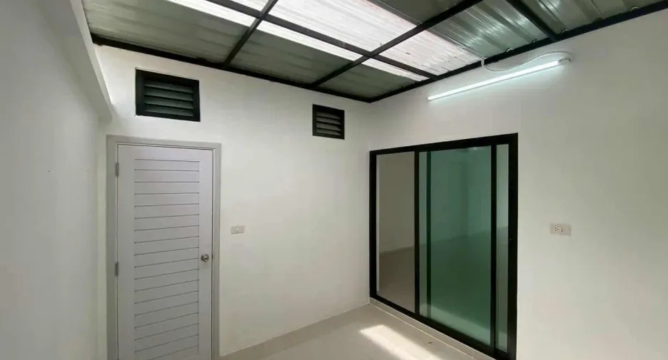 For rent retail Space in Bang Lamung, Chonburi