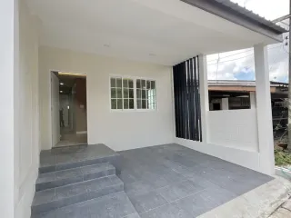 For sale 2 ベッドルーム townhouse in Thalang, Phuket