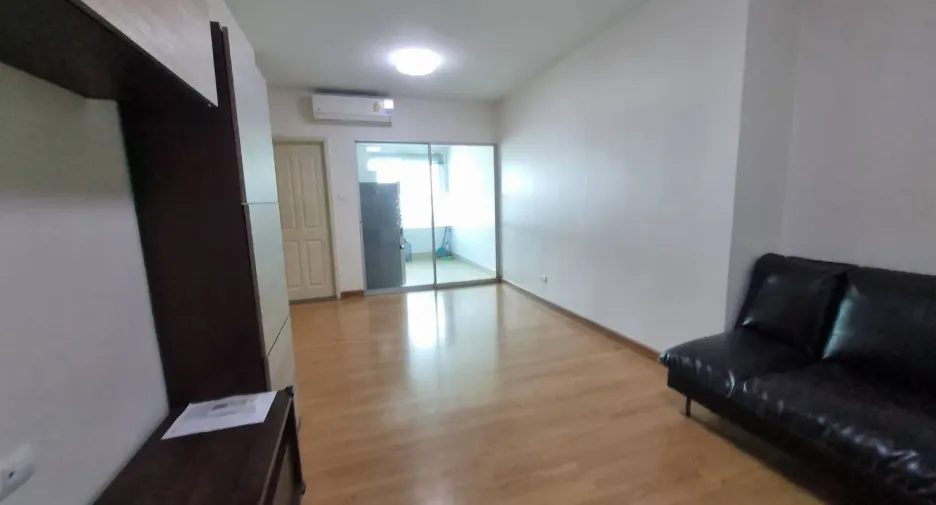 For sale 1 bed condo in Si Racha, Chonburi