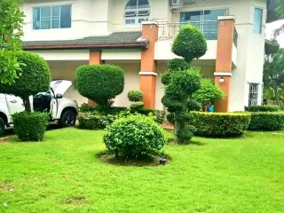 À vendre et à louer 3 chambres maison à Bang Lamung, Chonburi