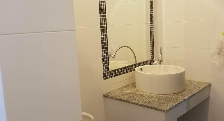 For sale 2 bedrooms townhouse in Hua Hin, Prachuap Khiri Khan
