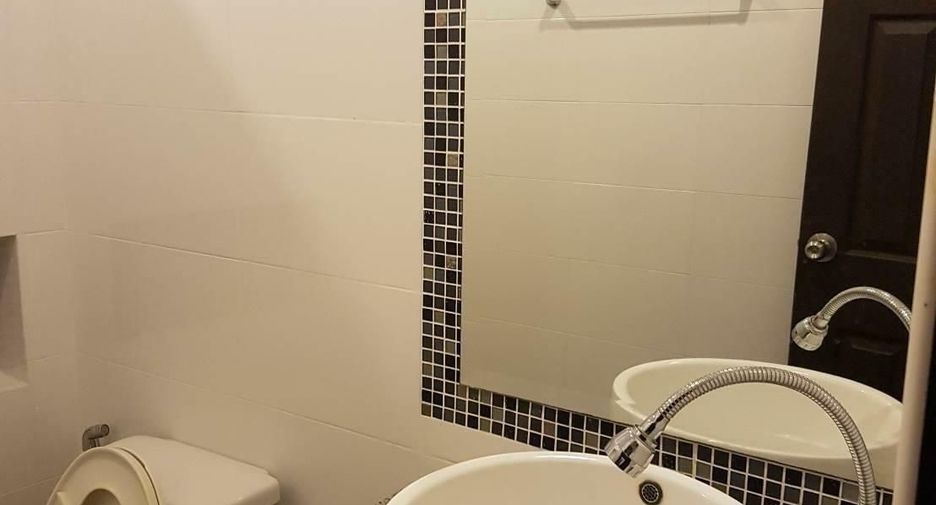 For sale 2 bedrooms townhouse in Hua Hin, Prachuap Khiri Khan
