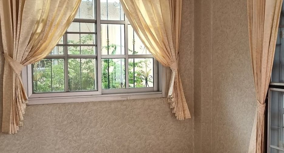 For rent 4 bedrooms house in Bang Lamung, Chonburi
