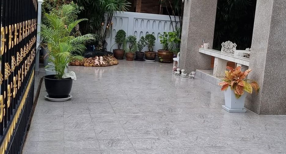 For rent 4 bedrooms house in Bang Lamung, Chonburi
