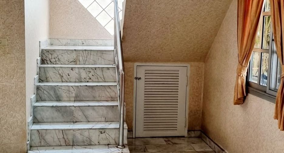 For rent 4 bedrooms house in Bang Lamung, Chonburi