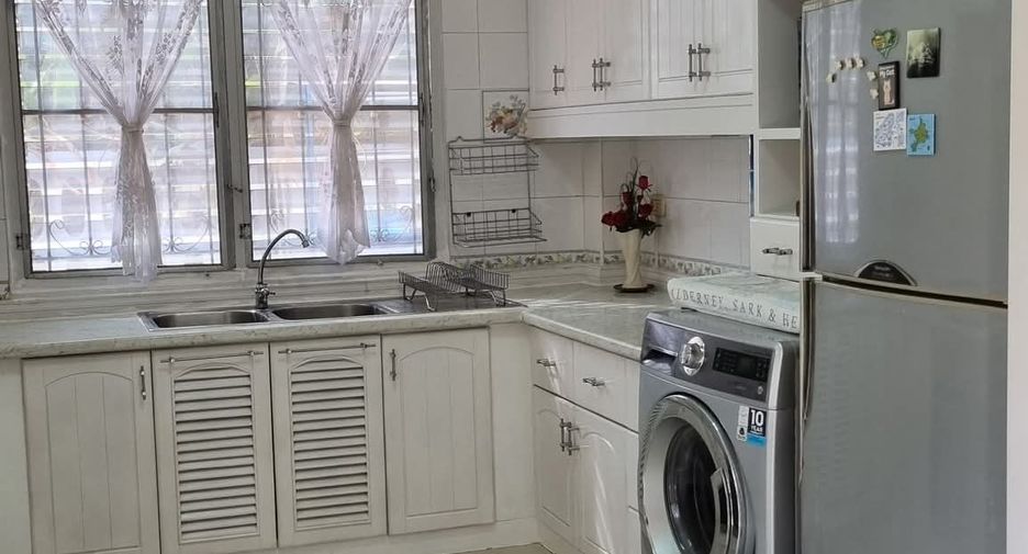 For rent 4 bedrooms house in Bang Lamung, Chonburi