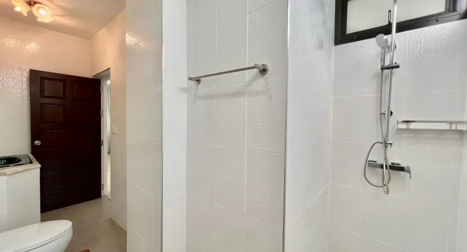 For sale and for rent 3 bedrooms house in Sattahip, Chonburi