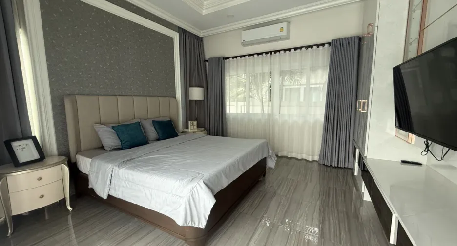 Villa en venta y en alquiler de 3 habitaciones en Bang Lamung, Chonburi