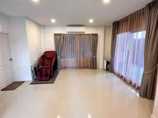 For sale 4 bedrooms house in Prawet, Bangkok