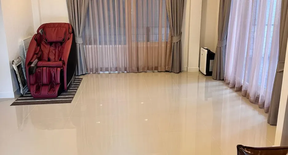 For sale 4 bedrooms house in Prawet, Bangkok