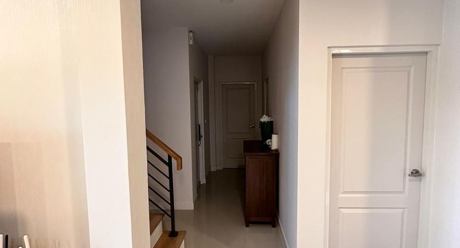 For sale 4 bedrooms house in Prawet, Bangkok