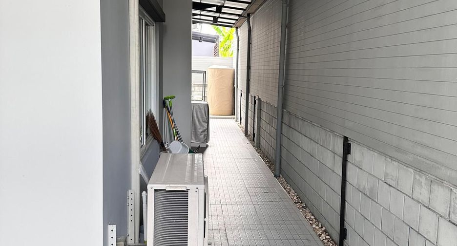 For sale 4 bedrooms house in Prawet, Bangkok