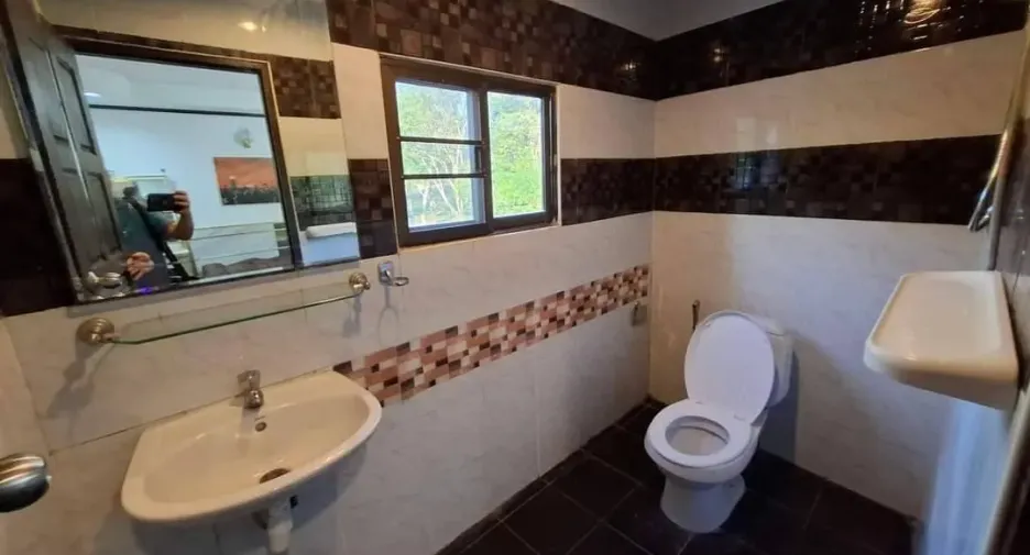 For rent 4 ベッドルーム townhouse in Bang Lamung, Chonburi