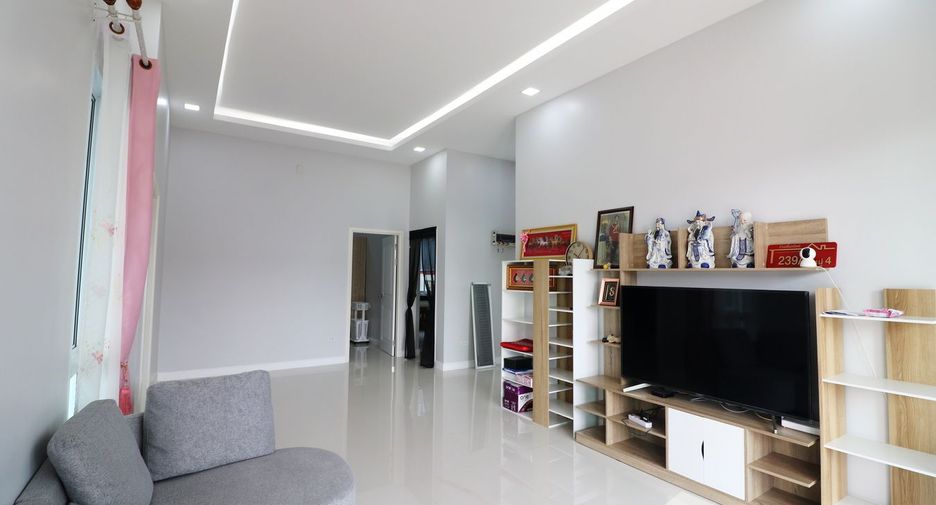 For sale 3 bedrooms house in Mueang Udon Thani, Udon Thani
