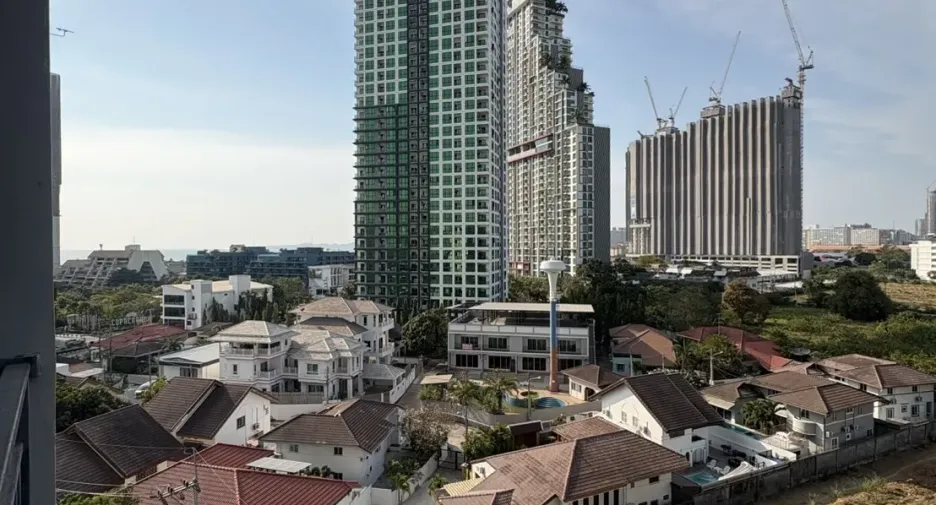For sale studio condo in Bang Lamung, Chonburi