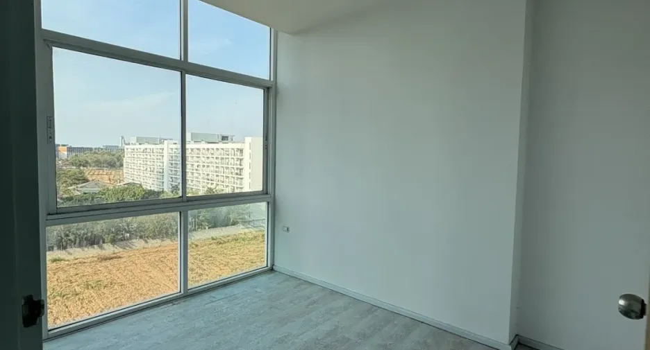 For sale studio condo in Bang Lamung, Chonburi