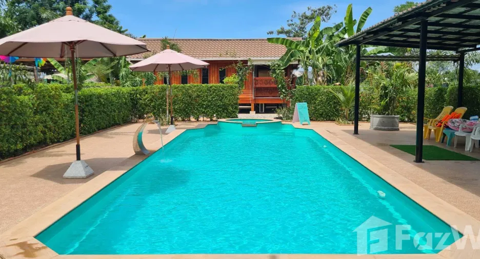 For sale 3 bedrooms hotel in Mueang Lampang, Lampang