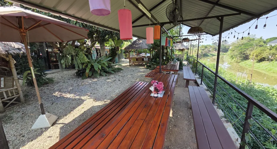 For sale 3 bedrooms hotel in Mueang Lampang, Lampang