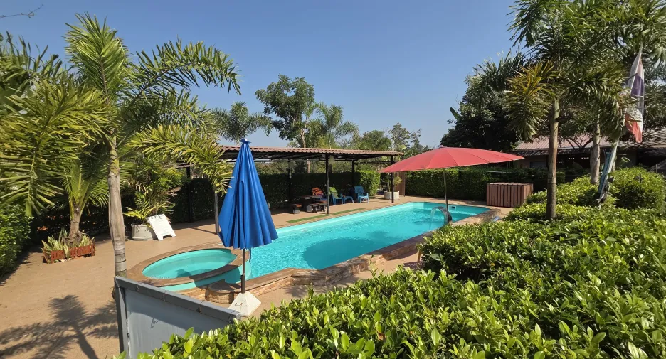 For sale 3 bedrooms hotel in Mueang Lampang, Lampang