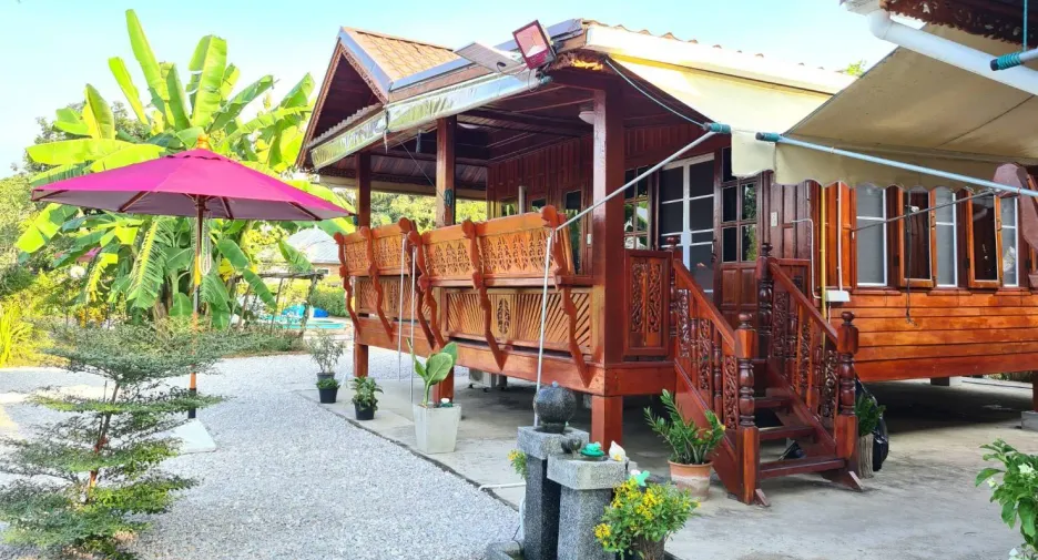 For sale 3 bedrooms hotel in Mueang Lampang, Lampang
