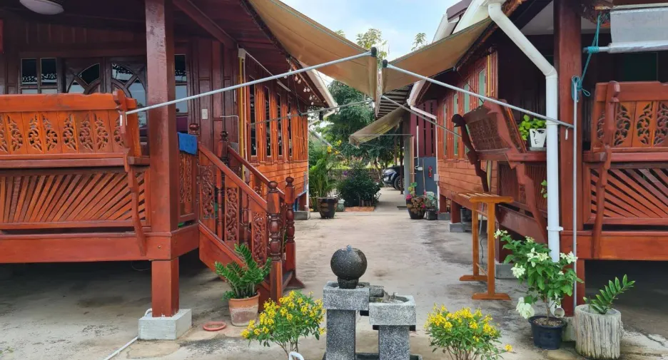 For sale 3 bedrooms hotel in Mueang Lampang, Lampang