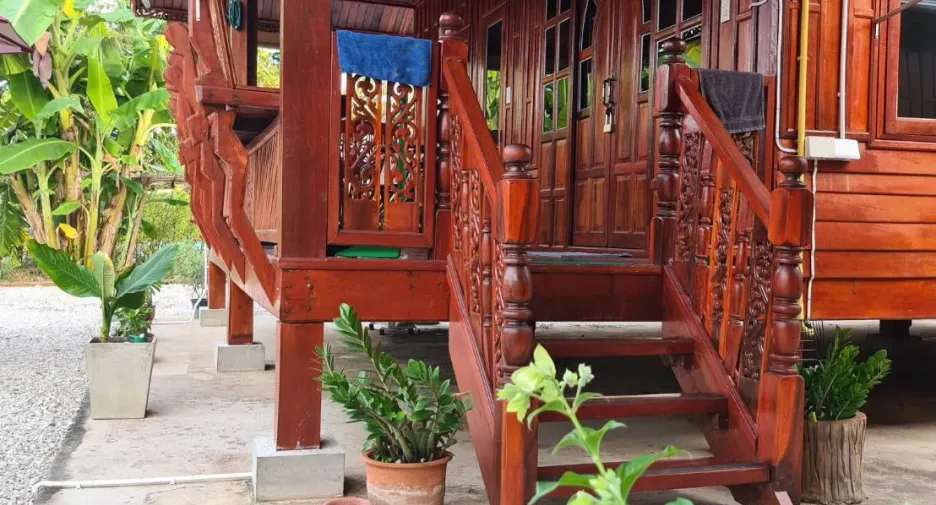 For sale 3 bedrooms hotel in Mueang Lampang, Lampang