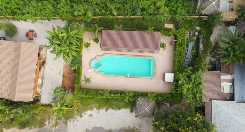 For sale 3 bedrooms hotel in Mueang Lampang, Lampang