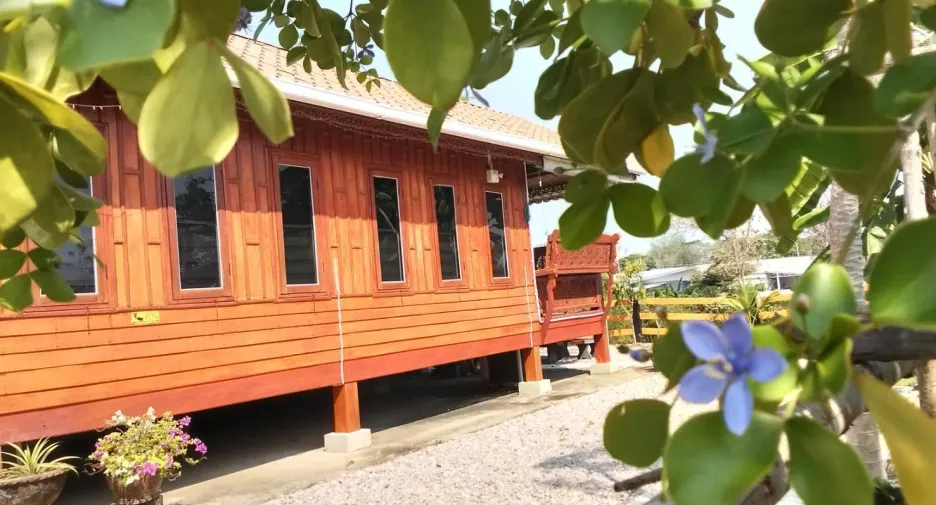 For sale 3 bedrooms hotel in Mueang Lampang, Lampang