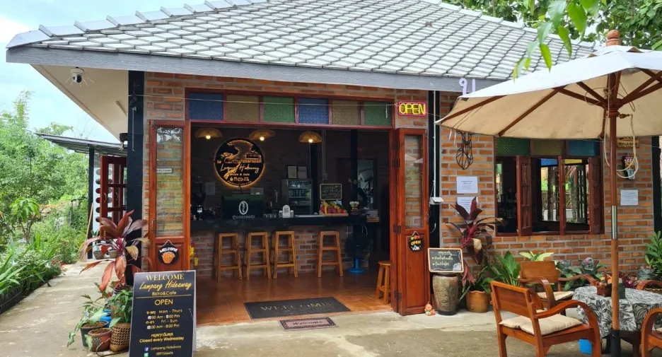 For sale 3 bedrooms hotel in Mueang Lampang, Lampang