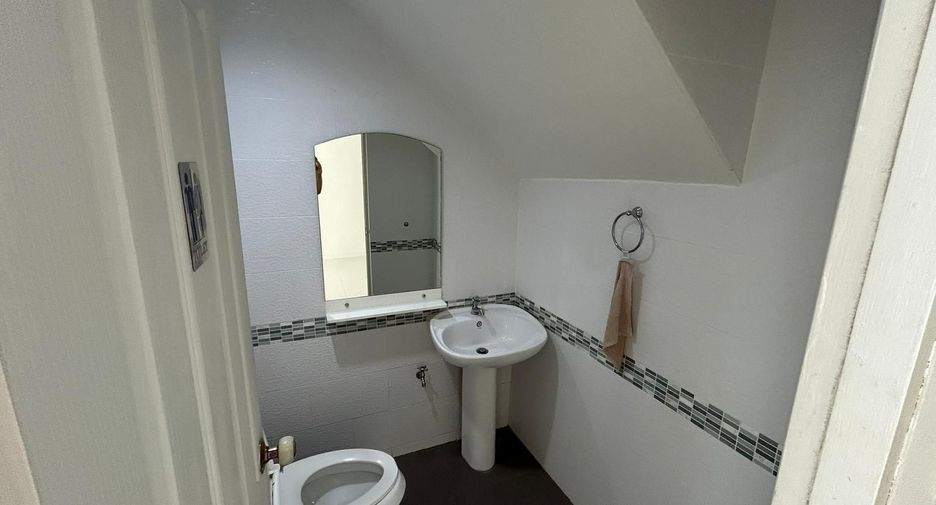 For sale 2 ベッドルーム townhouse in Hua Hin, Prachuap Khiri Khan